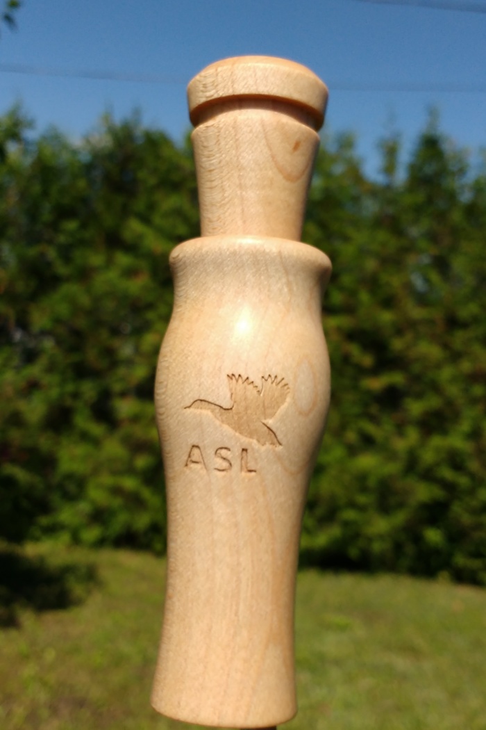 Ancien appeau canard en bois , étiquette à la base red …